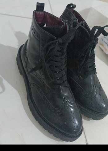 37 Beden Siyah Kadın Stiletto Topuklu Kemerli Bot
