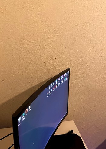 Samsung 144hz 4ms Kavisli Monitör - Görsel 2