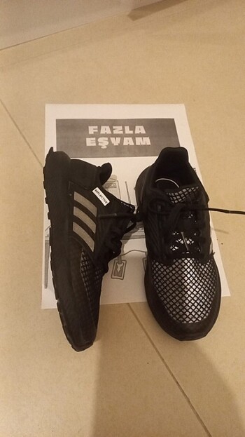 30 Beden Adidas Spor Ayakkabı