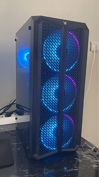 Beden AMD RX580 8gb ekran kartı 16 gb ram i5 12.nesil işlemci