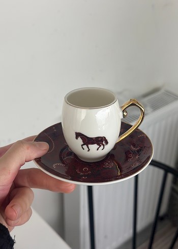 Bordo At Desenli Altın Kulplu Fincan Takımı