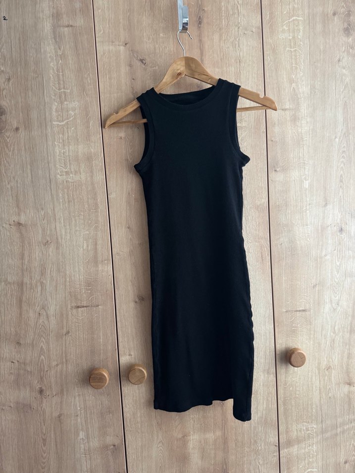 Siyah Yüksek Yaka Kolsuz Triko Elbise - Görsel 3