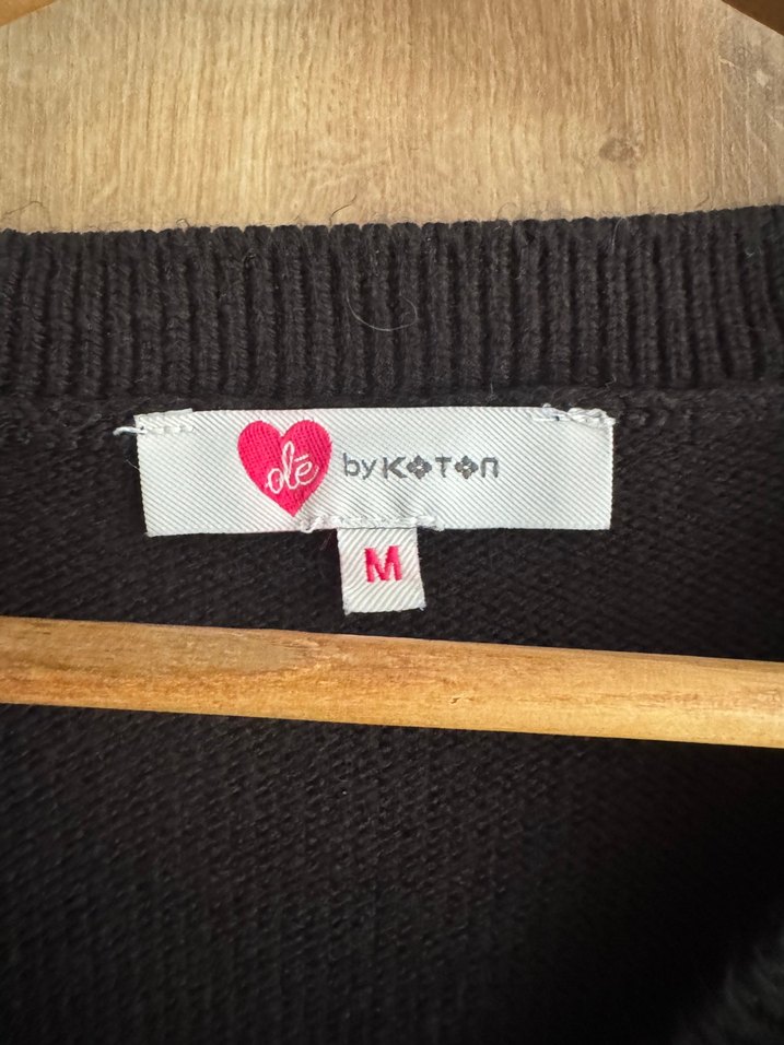 Kadın Siyah V Yaka Kazak - Görsel 3