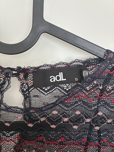 Adil Işık Adl dantel bluz