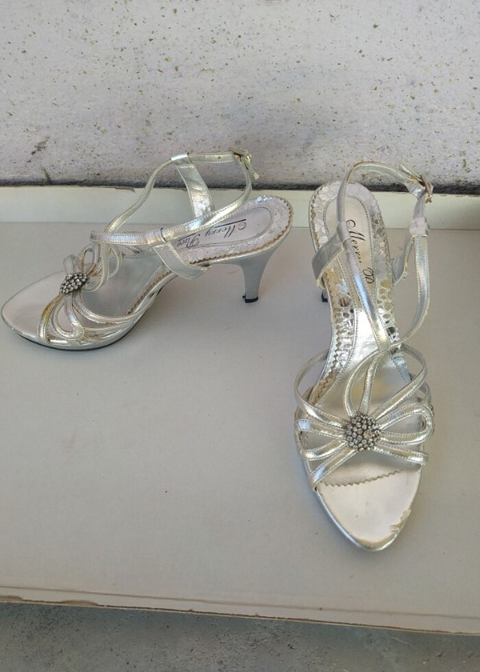 TOPUKLU SANDALET 38 NUMARA  - Görsel 3