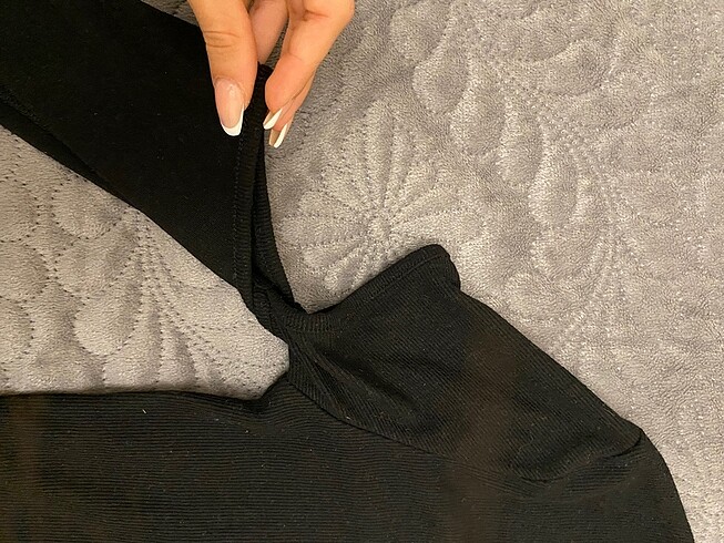 xs Beden Uzun kollu, kollarında açıklık olan crop üst