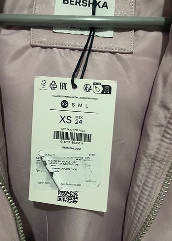 xs Beden pembe Renk Bershka Bej Deri ceket ETİKETLİ