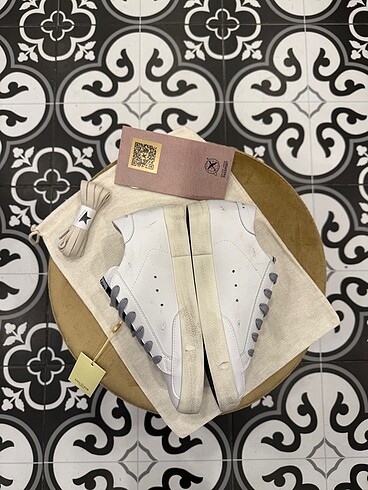 37 Beden beyaz Renk Golden Goose