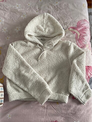 s Beden Yumoş polar crop tarzında beyaz renkli kapüşonlu sweat