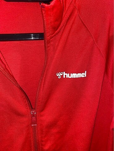 s Beden Hummel kırmızı ceket