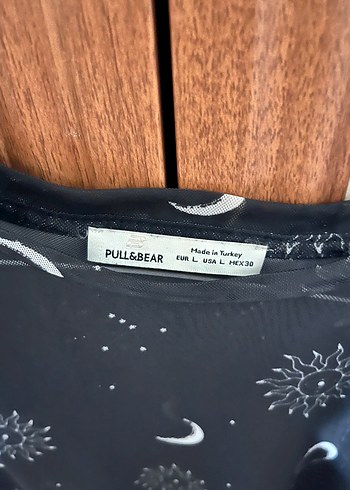 Pull and Bear Pul Detaylı Siyah Gotik Kısa Kollu Bluz