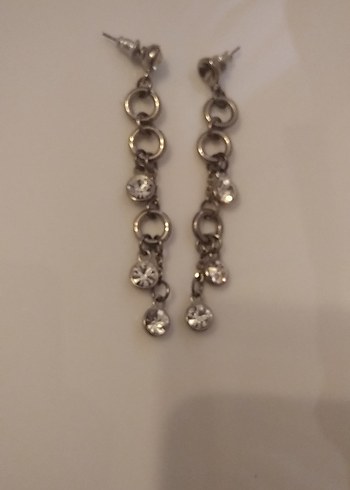 Zincir Detaylı Uzun Gri Küpe - Görsel 3