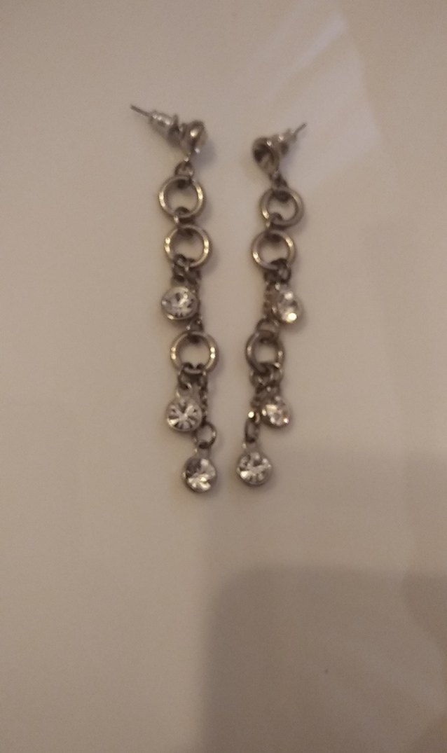 Zincir Detaylı Uzun Gri Küpe - Görsel 3