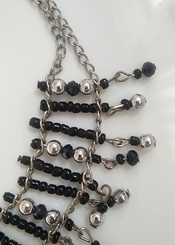 Siyah Uzun Boncuklu Gotik Kolye - Görsel 2