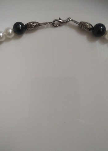 Uzun Boncuklu Beyaz ve Siyah Yılan Desenli Kolye - Görsel 5