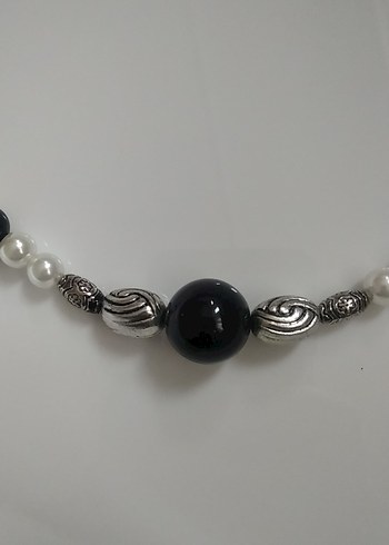 Uzun Boncuklu Beyaz ve Siyah Yılan Desenli Kolye - Görsel 6