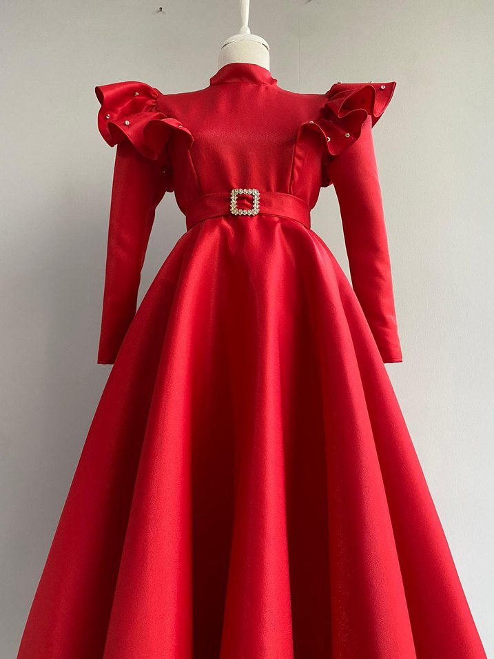 Uzun Kollu Kırmızı Parlak Abiye Elbise - Görsel 4