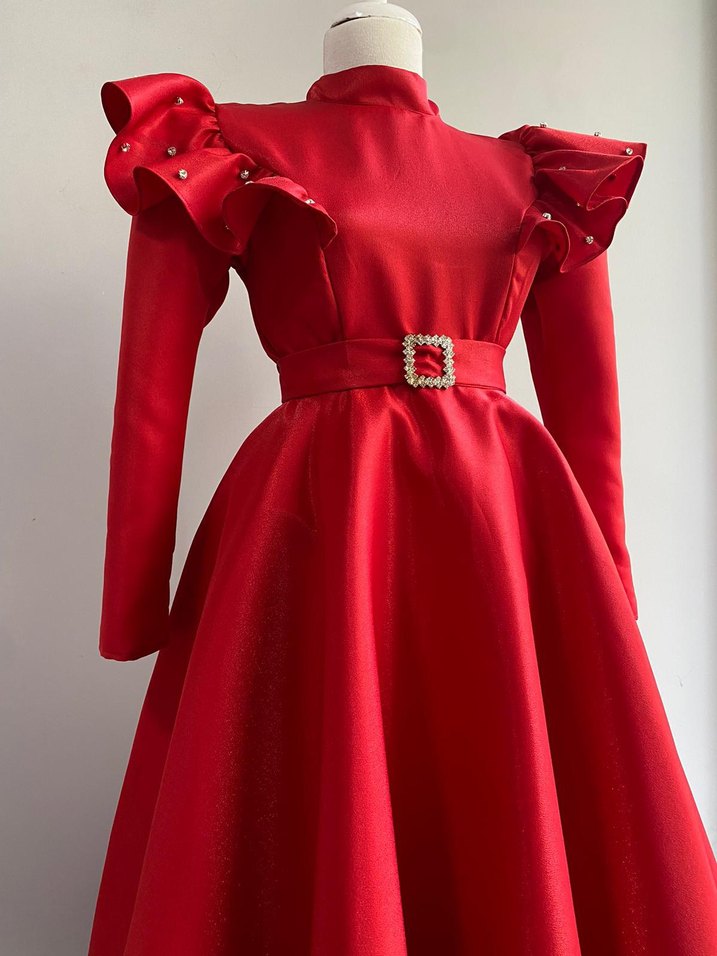 Uzun Kollu Kırmızı Parlak Abiye Elbise - Görsel 5