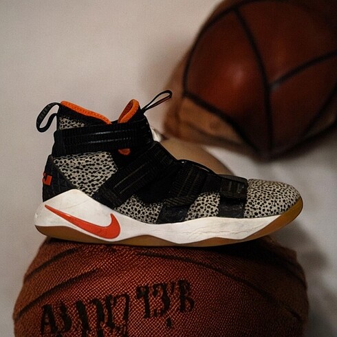 43 Beden çeşitli Renk Nike LeBron Soldier 11 Safari / Nadir Model!!