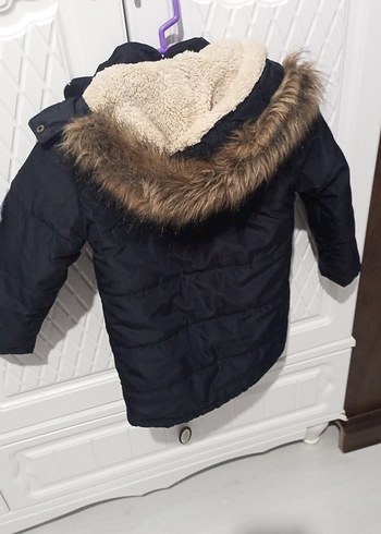 Siyah Kürklü Erkek Çocuk Mont - Görsel 3