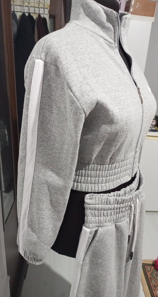 Gri Bel Detaylı krop Kadın Eşofman takımı - Görsel 4