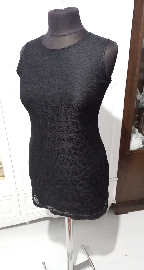 Siyah Dantelli Yüksek Yakalı Midi Elbise - Görsel 2