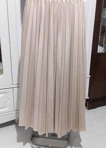Bej Pileli Uzun Kadın Etek - Görsel 2