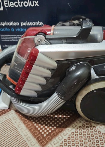 Kırmızı Gri Electrolux Elektrikli Süpürge