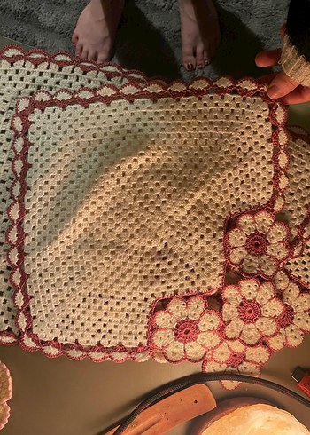 Çiçek Desenli Örgü Sofra Sunumluğu - Görsel 6