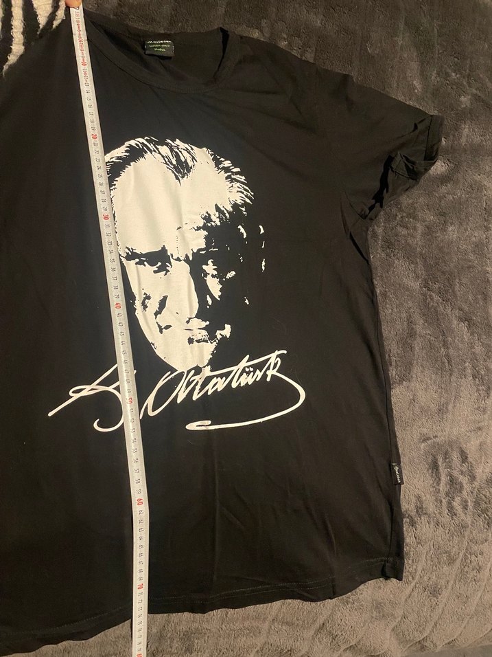 Siyah Atatürk Portre Baskılı Tişört - Görsel 3