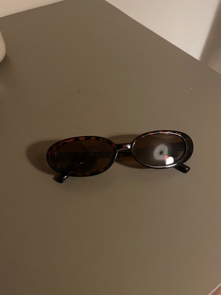 Şeffaf Koyu Kahverengi Retro Kadın Güneş Gözlüğü - Görsel 2