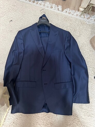 Hiç giyilmemiş takım elbise - Görsel 6