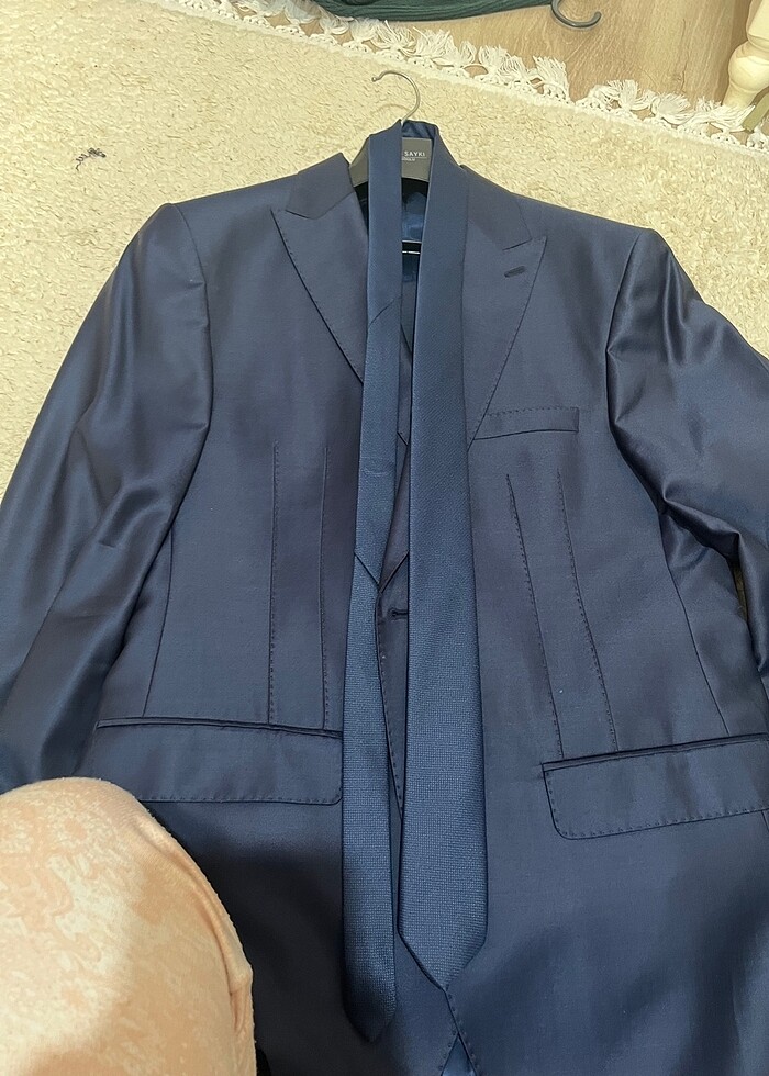 Hiç giyilmemiş takım elbise - Görsel 4