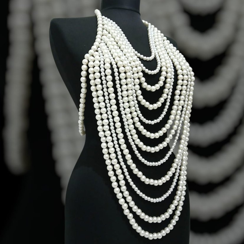 Uzun Beyaz Boncuklu Kadın Kolye - Görsel 4