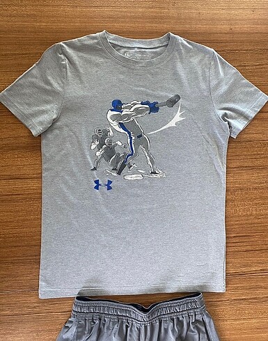 9 Yaş Beden gri Renk Under Armour şort- tshirt