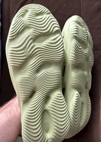 Neon Yeşili Yeezy Modeli - Görsel 5