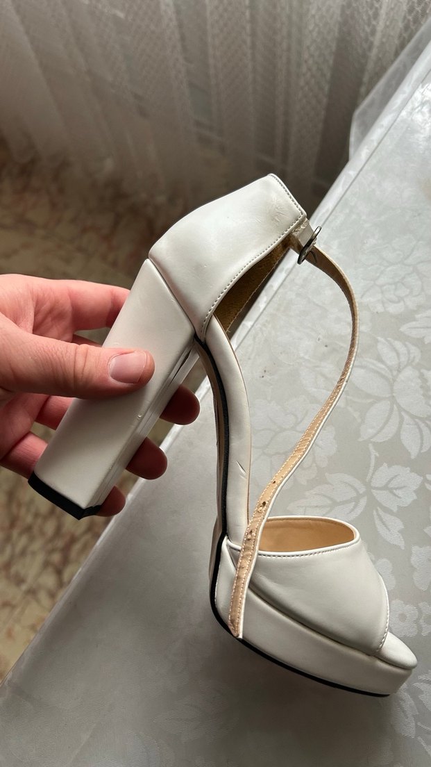KırıkBeyaz Tokalı Kadın Topuklu Ayakkabı - Görsel 3