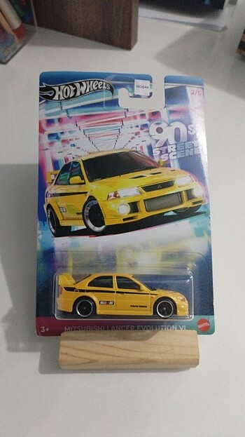 Hot wheels. Mitsubishi lancer evo 6.