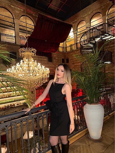 s Beden siyah Renk Fiyonk detaylı elbise