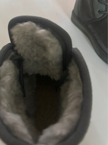 38 Beden Gri ici yunlu ugg