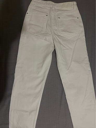 36 Beden beyaz Renk Zara Beyaz Jean