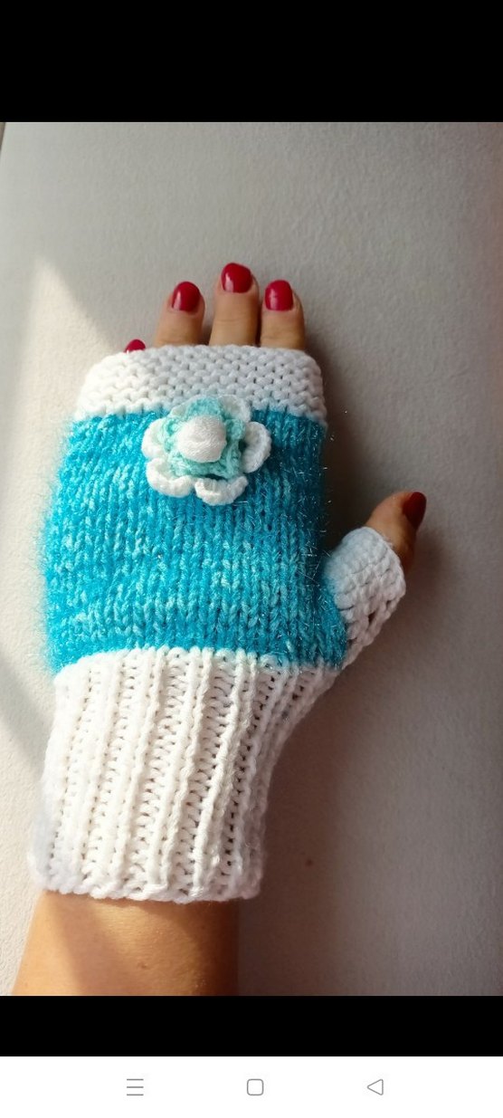 Turkuaz Çiçekli Örgü Parmaksız Eldiven - Görsel 2