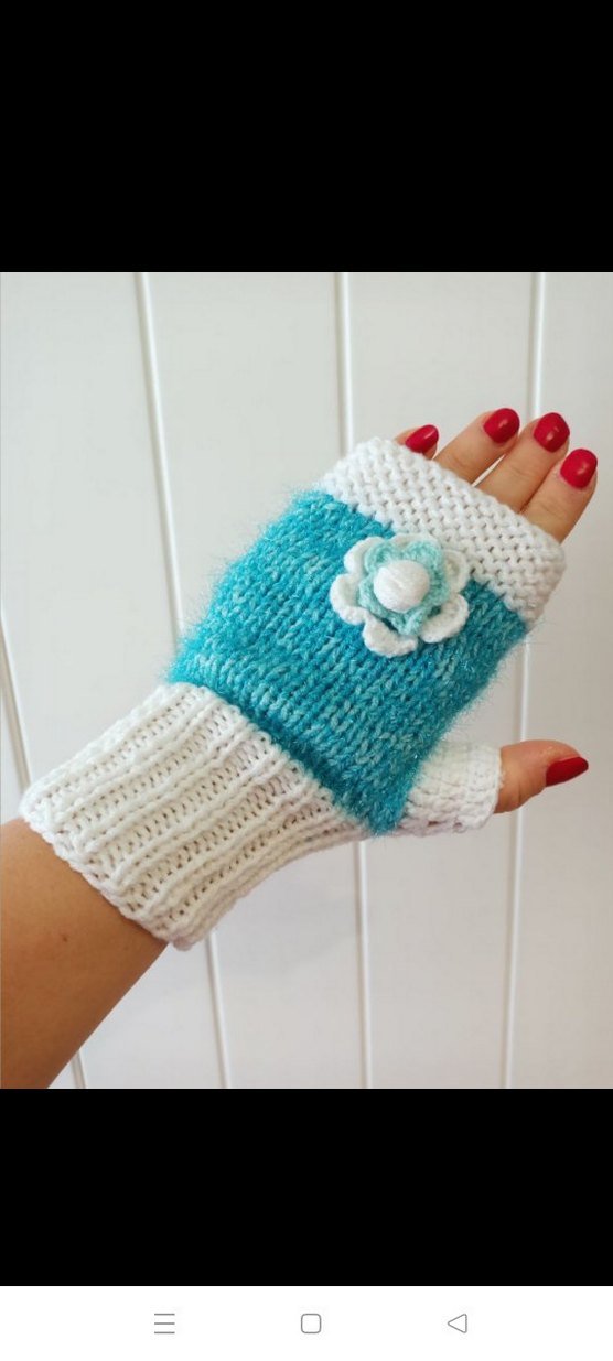 Turkuaz Çiçekli Örgü Parmaksız Eldiven - Görsel 5