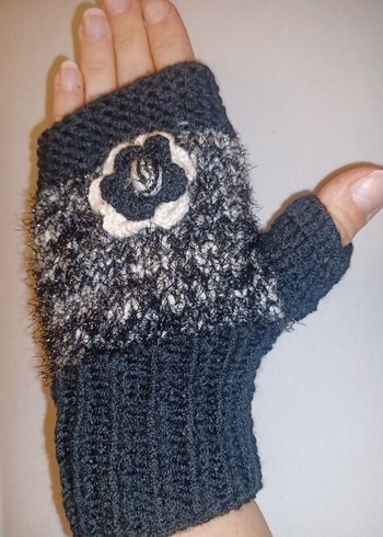 Gri Örgü Parmaksız Kadın Eldiveni - Görsel 3