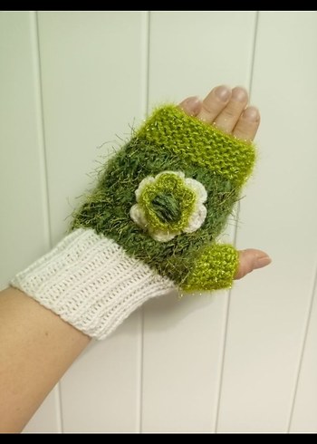 Yeşil Çiçekli Örgü Parmaksız Eldiven - Görsel 4
