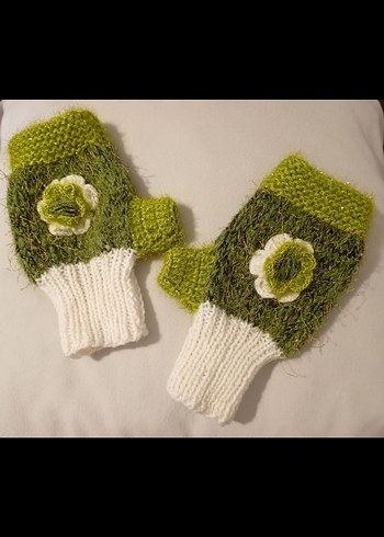 Yeşil Çiçekli Örgü Parmaksız Eldiven - Görsel 5