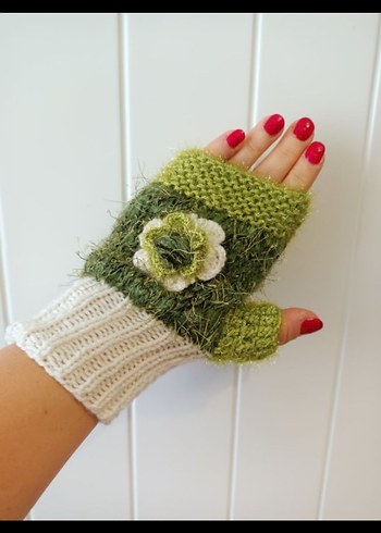 Yeşil Çiçekli Örgü Parmaksız Eldiven - Görsel 8
