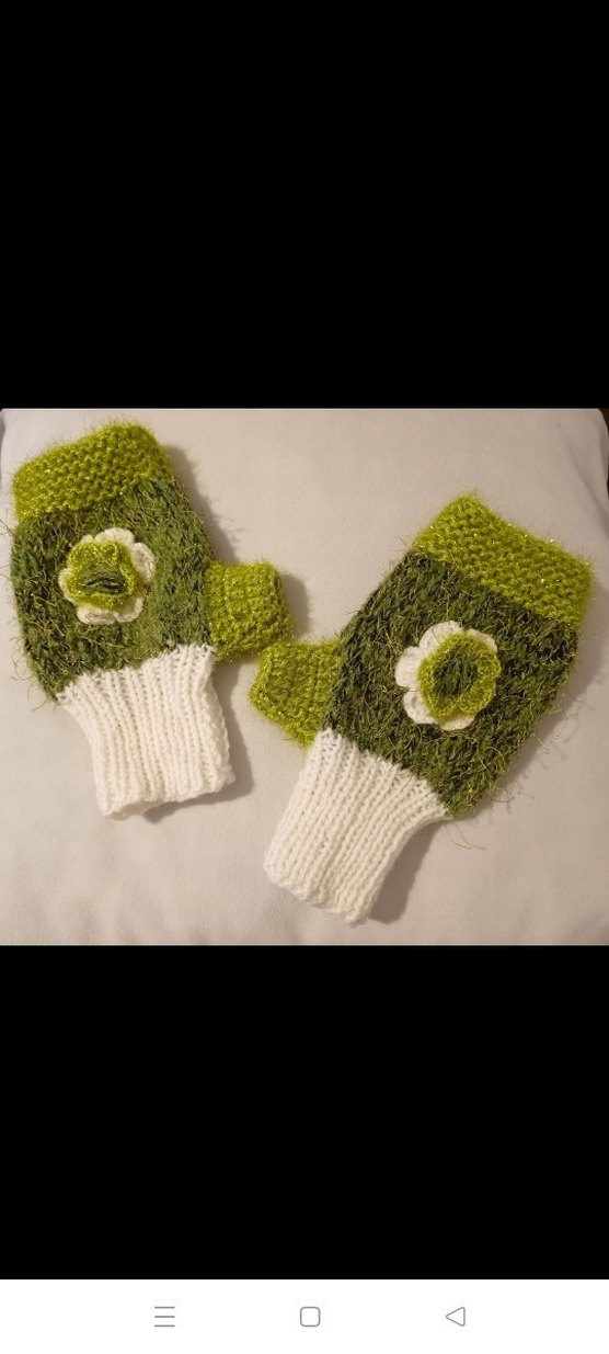 Yeşil Çiçekli Örgü Parmaksız Eldiven - Görsel 5