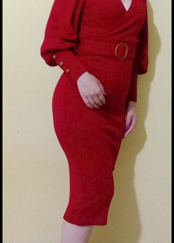 Kırmızı Elbise - Görsel 2