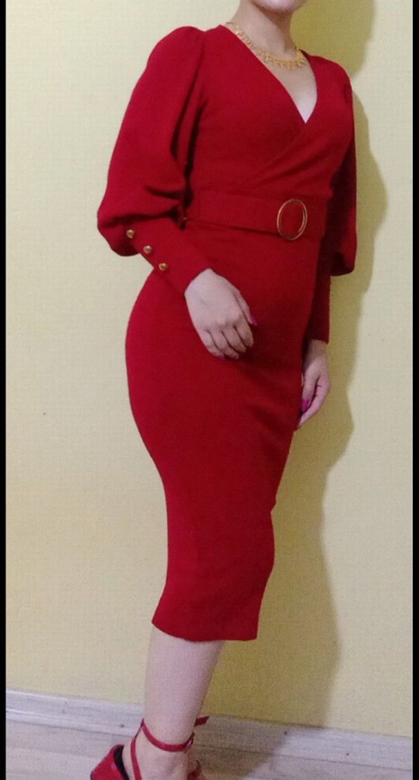 Kırmızı Elbise - Görsel 2